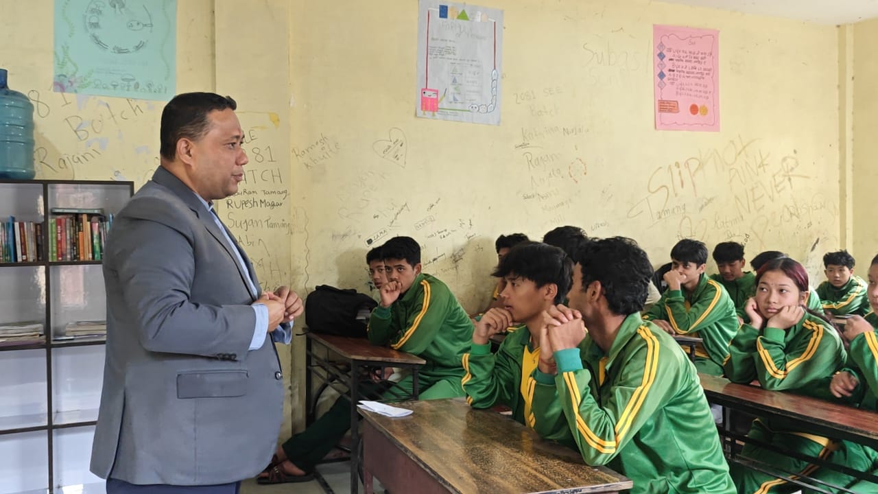 Shisir in action Image - 5